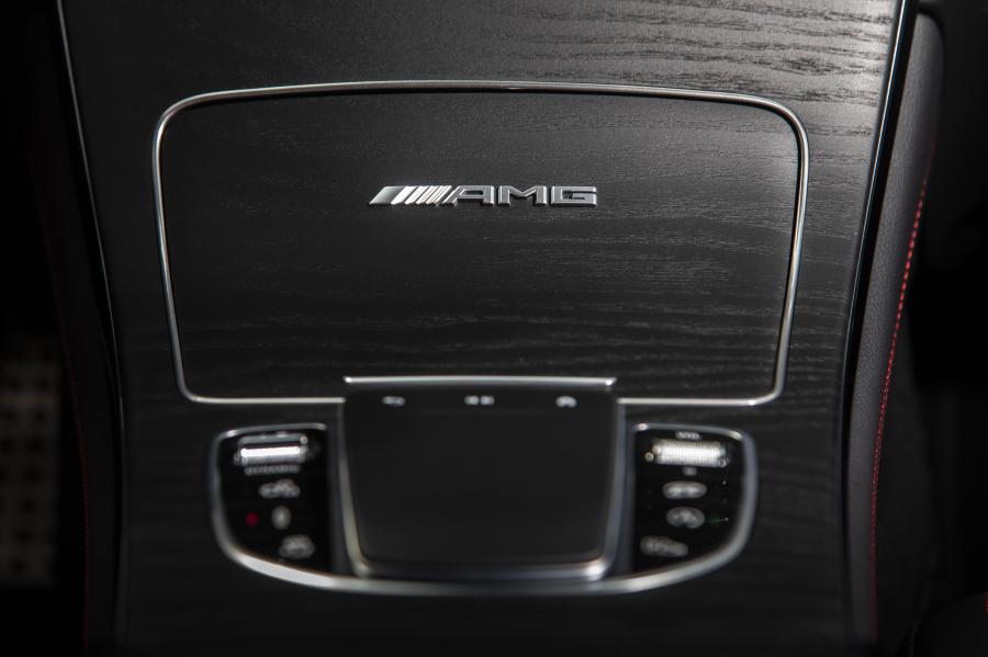 Детали интерьера Mercedes-AMG GLC63 4Matic+ (X253) 2019 года  (NA) (фото 72 из 81)